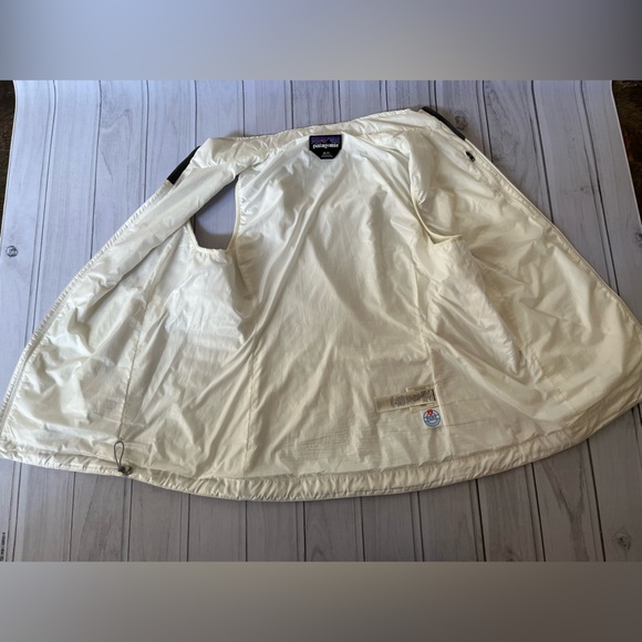 Women’s Patagonia birch white nano puff packable puffer vest. Size XL - Picture 10 of 15